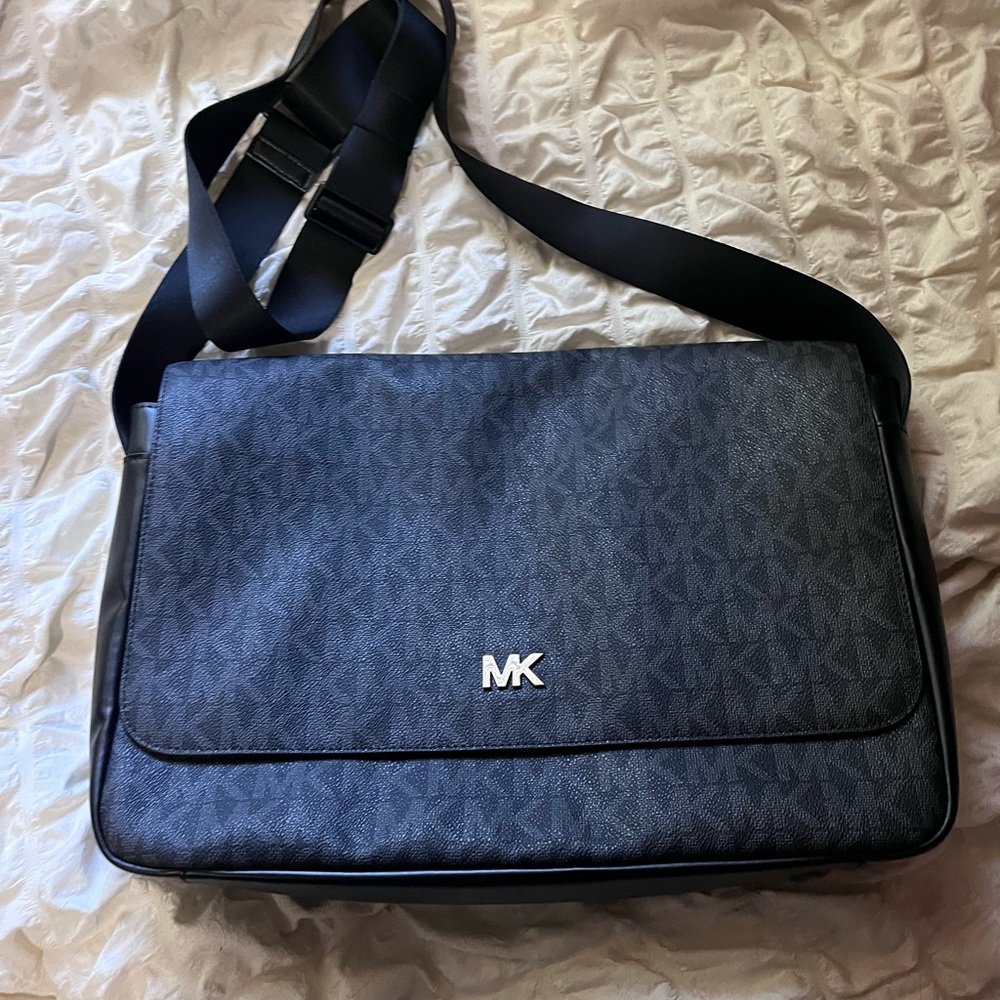 Michael Kors Black Box